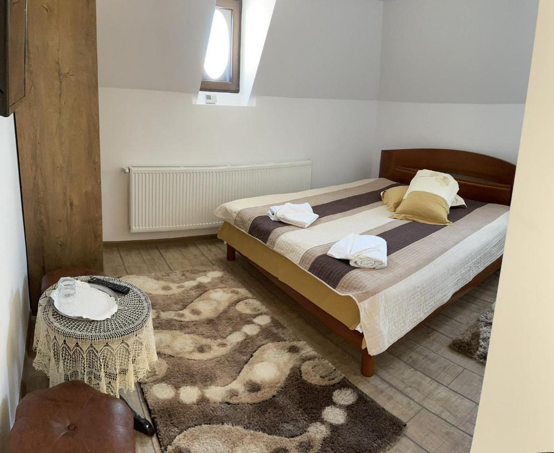 Casa Continentelor Hotel Campulung Ngoại thất bức ảnh