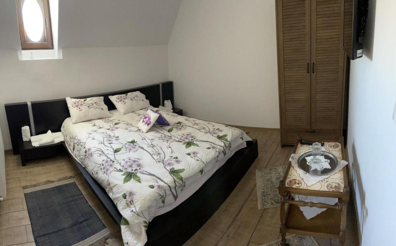 Casa Continentelor Hotel Campulung Ngoại thất bức ảnh