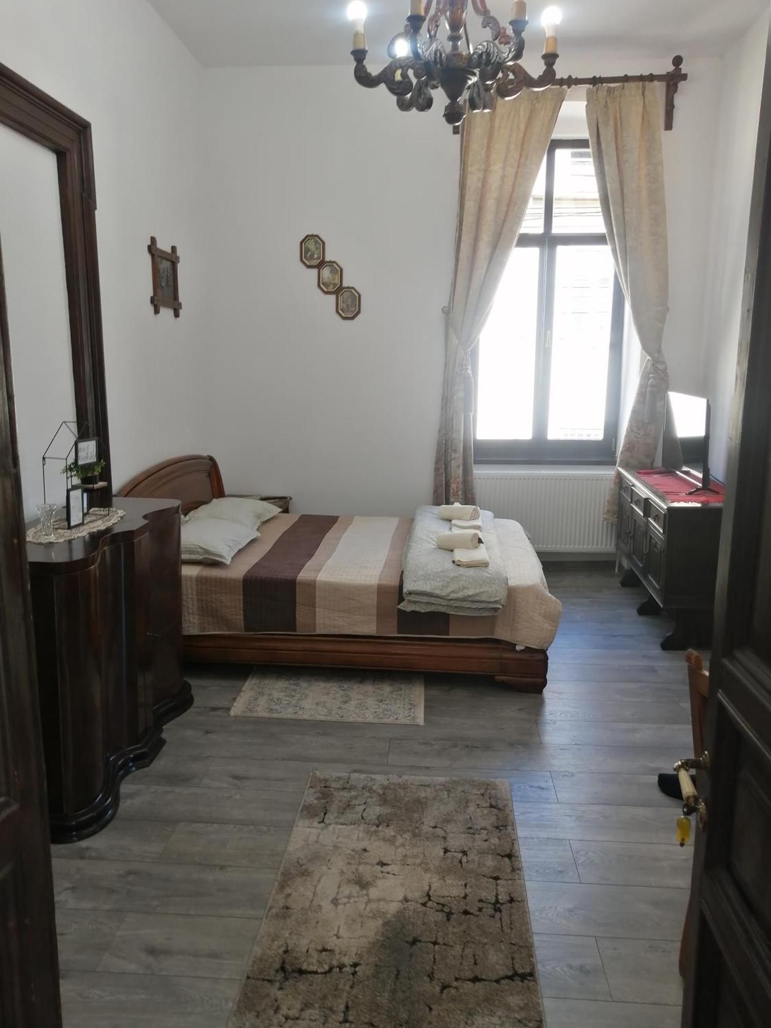 Casa Continentelor Hotel Campulung Ngoại thất bức ảnh