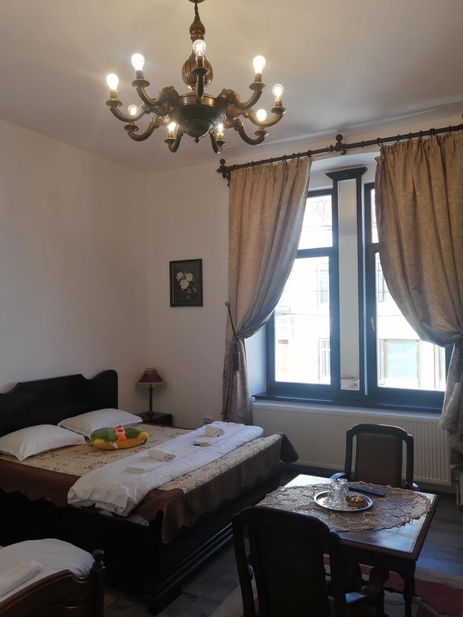 Casa Continentelor Hotel Campulung Ngoại thất bức ảnh