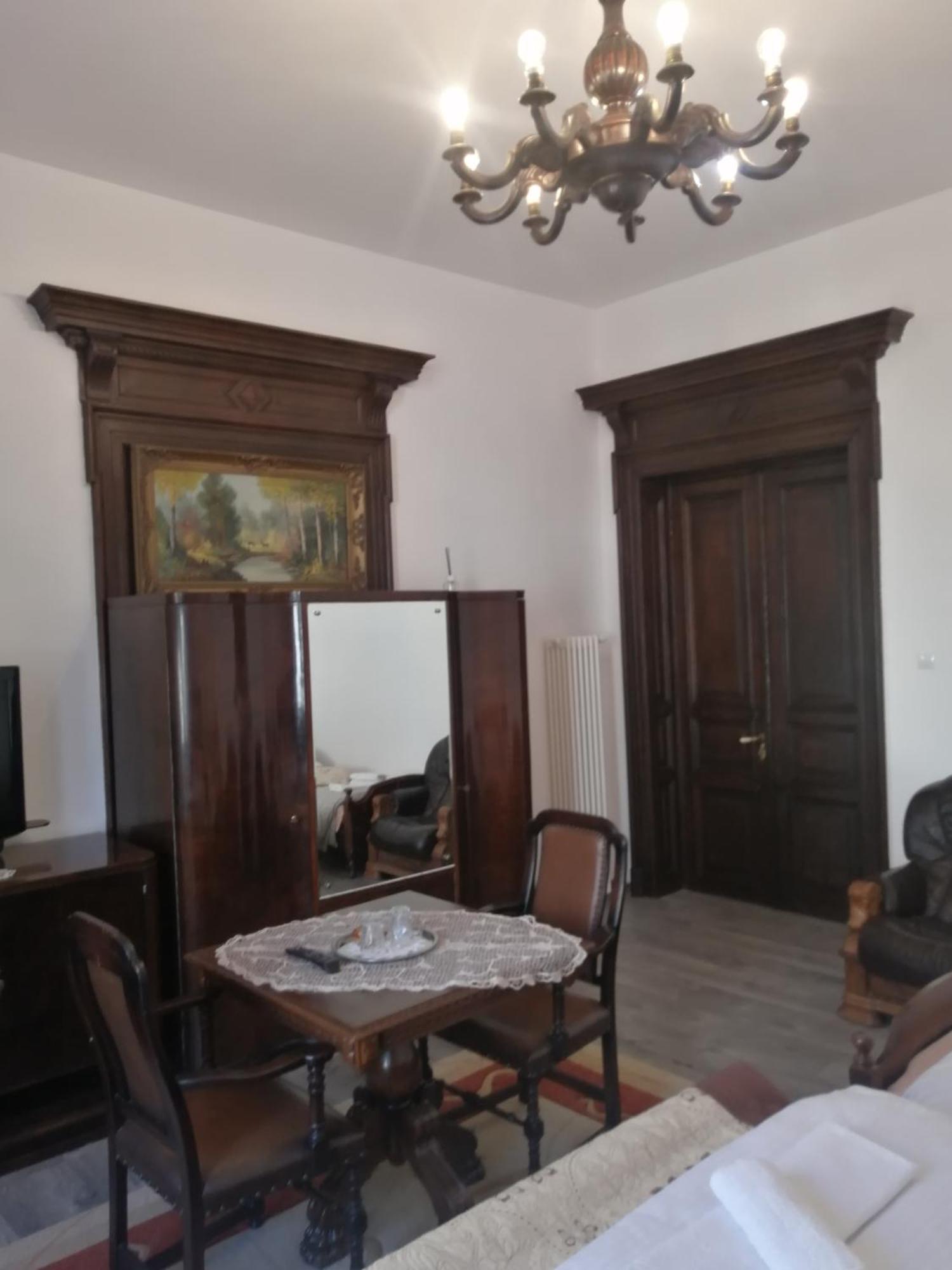 Casa Continentelor Hotel Campulung Ngoại thất bức ảnh