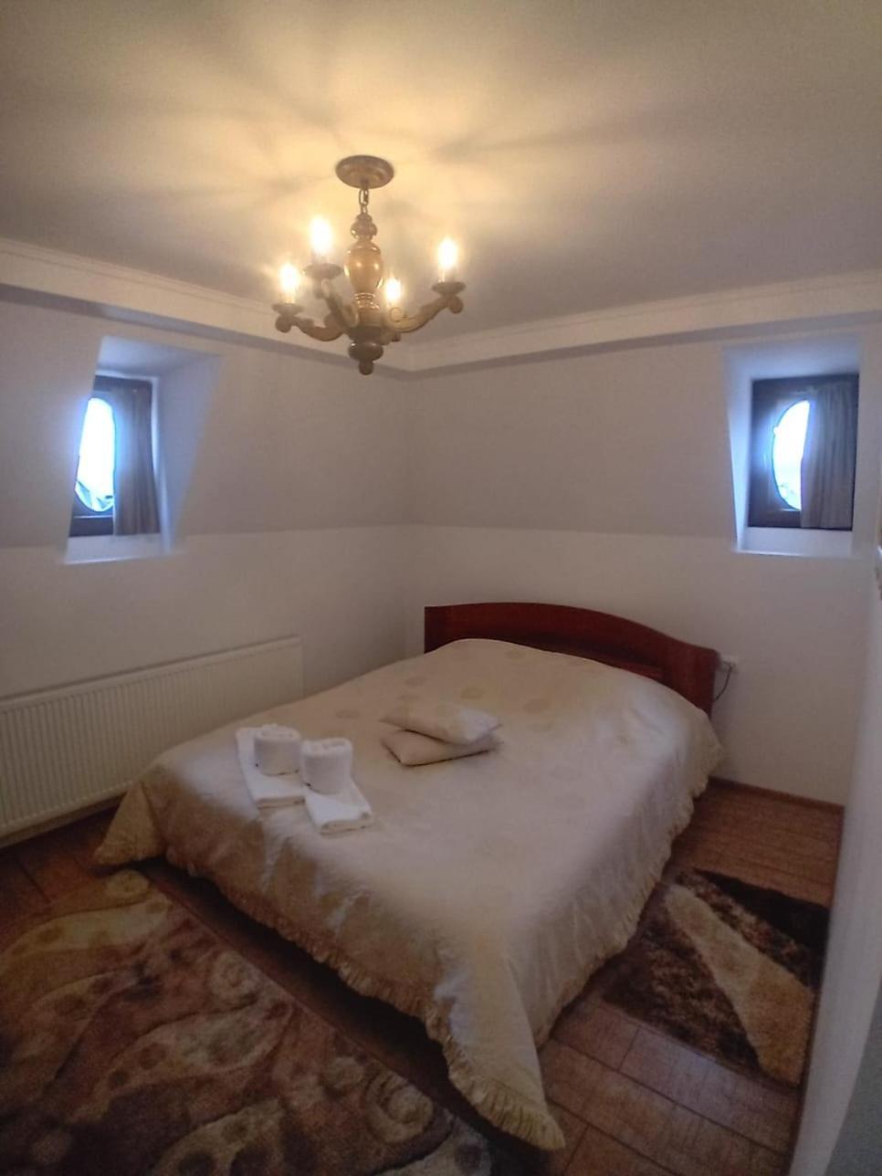 Casa Continentelor Hotel Campulung Ngoại thất bức ảnh